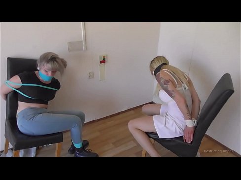 ❤️ Fíkill / bundin og kæfð / stúlka í neyð ☑ Klám hjá okkur ☑
